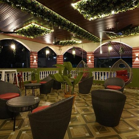 Palm Springs Beach Resort - Gorai Mumbai Exterior foto