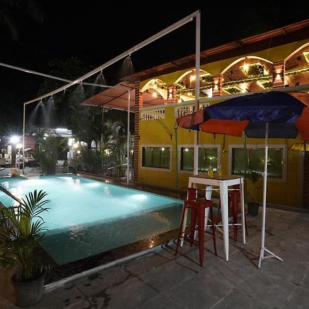 Palm Springs Beach Resort - Gorai Mumbai Exterior foto