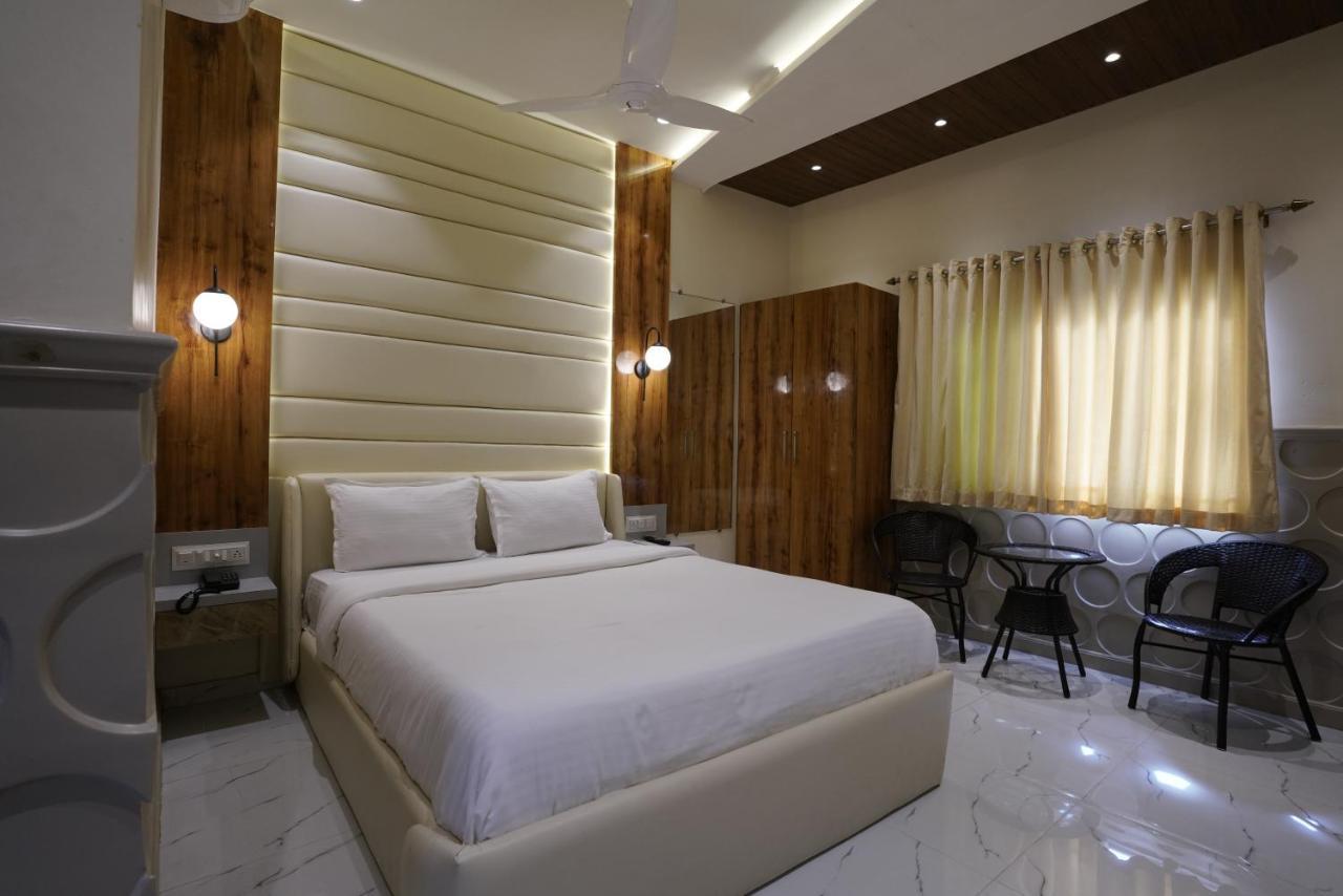 Palm Springs Beach Resort - Gorai Mumbai Exterior foto