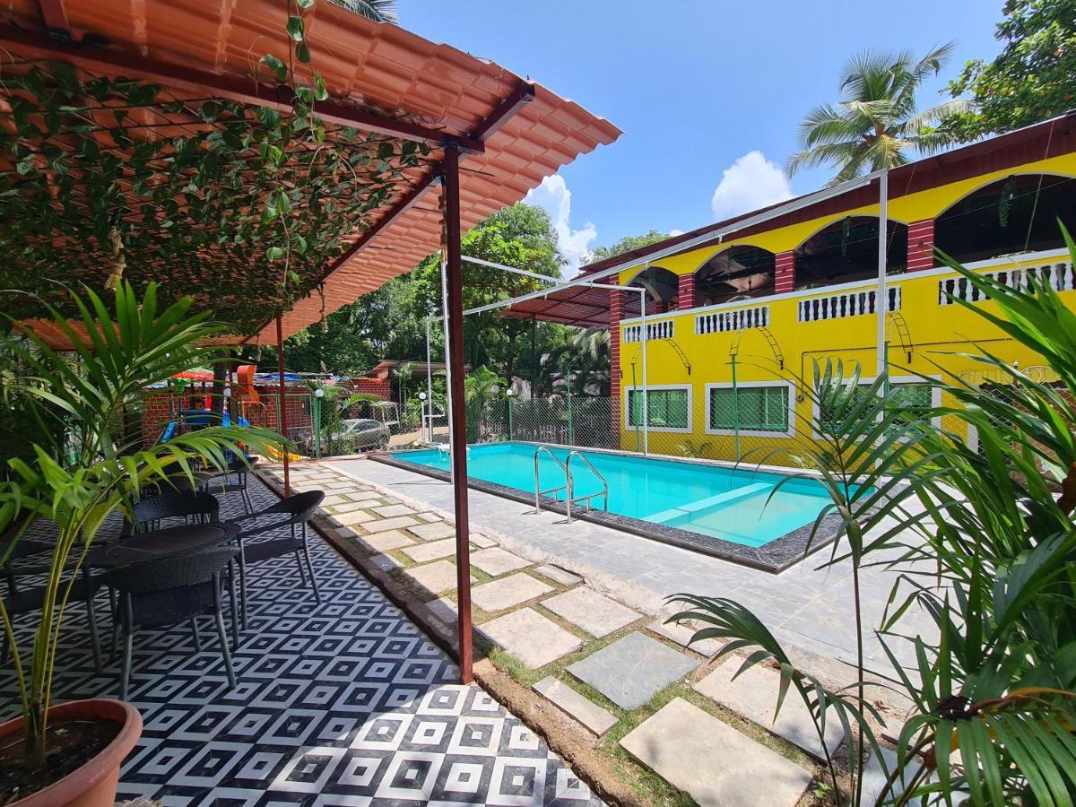 Palm Springs Beach Resort - Gorai Mumbai Exterior foto