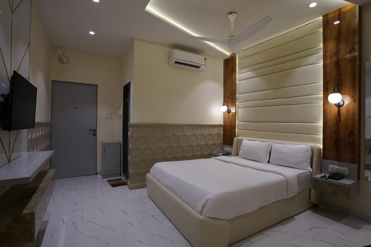 Palm Springs Beach Resort - Gorai Mumbai Exterior foto