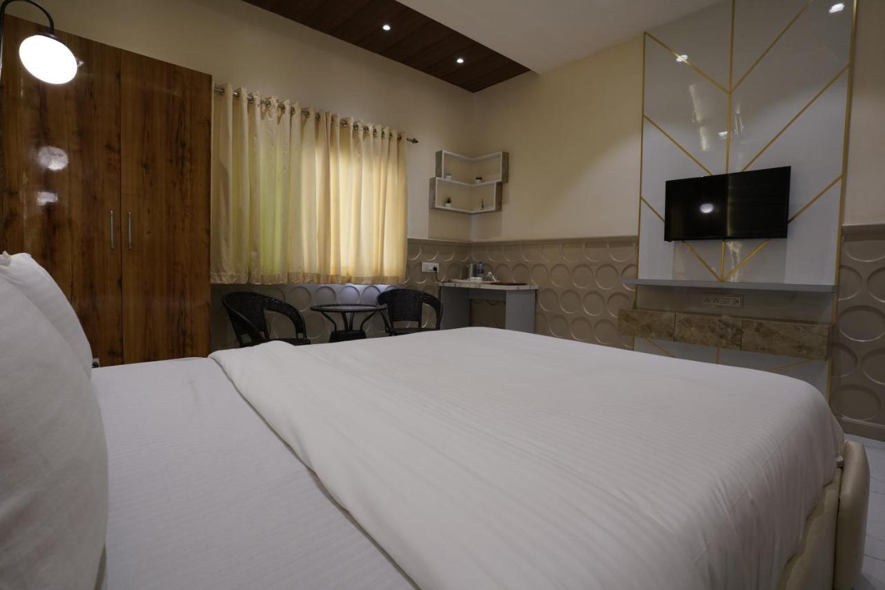 Palm Springs Beach Resort - Gorai Mumbai Exterior foto